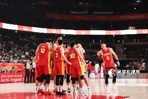 中国队三节战罢落后日本队31分！&ldquo;中国男篮vs日本男篮&rdquo;登顶热搜